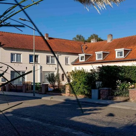 B&B Antoniushoeve Lomm Экстерьер фото